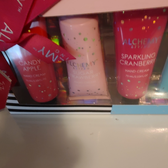 BRAND NEW!!! ALCHEMY LIVING HAND CREAM COLLECTION. - Picture 5 of 8